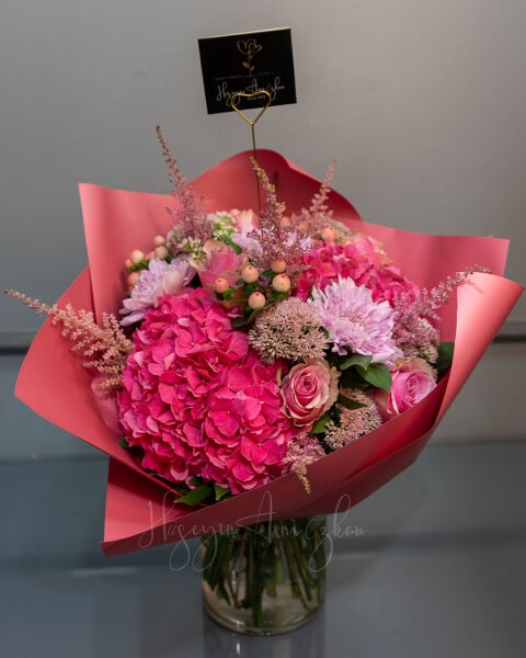 Pembe Ortancalı Zarif Buket
