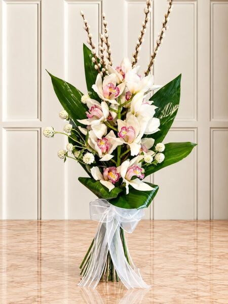 Beyaz Cymbidium Orkideli Premium Buket