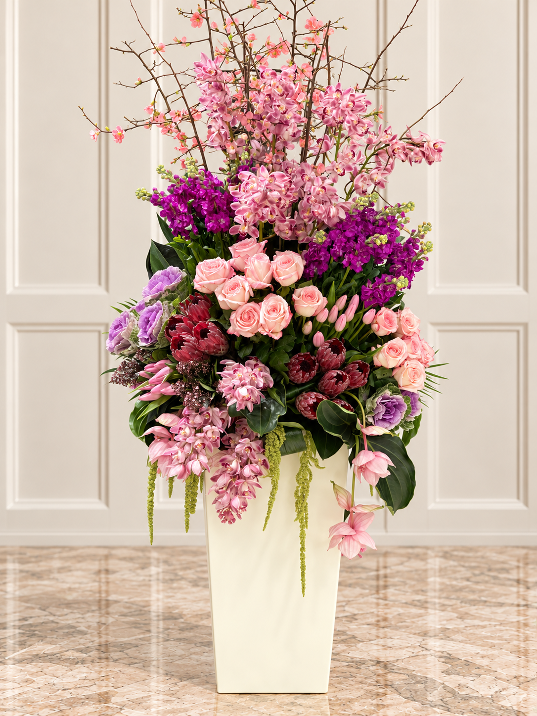 Pembe Cymbidium Orkide Ve Protea Aranjmanı